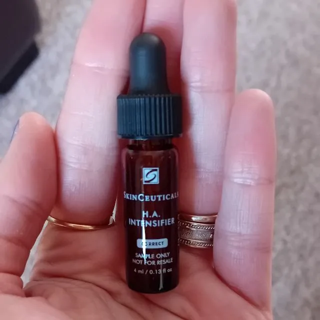 I am amazed by this serum! Worked wonders for my skin